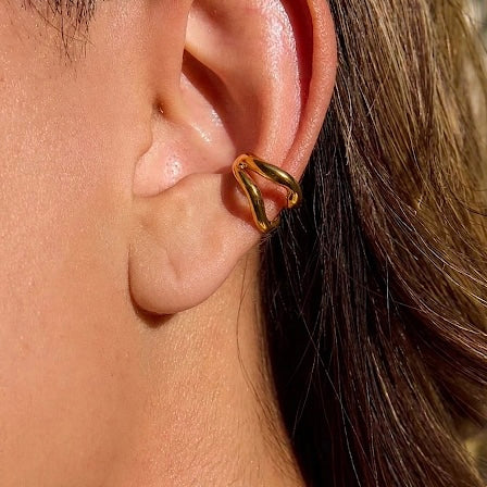 Golden sqeeze ear cuff